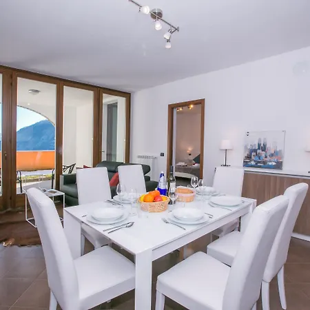 Apartment Borgo La Sorgente - Dolce Gravedona